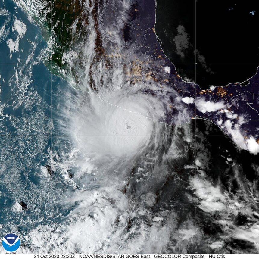 geocolor satellite image hurricane otis over acapulco