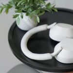 Sony WH 1000XM5 table