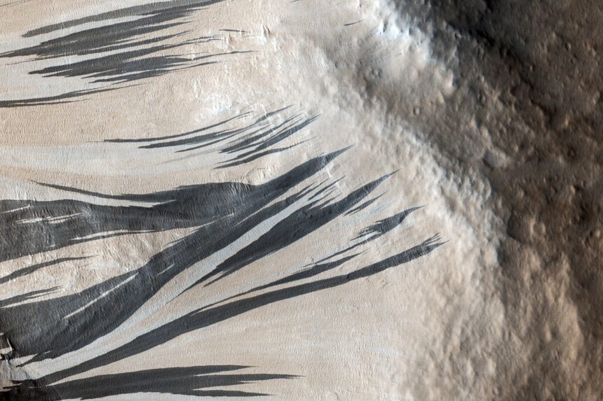 mars slope streaks acheron fossae