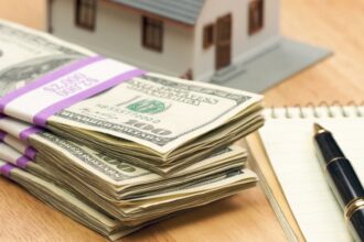 money stack canva 1024x517