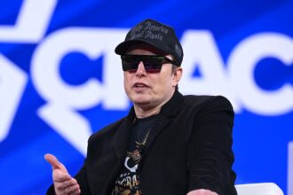 Grok 4 seems to consult Elon Musk to answer controversial questions