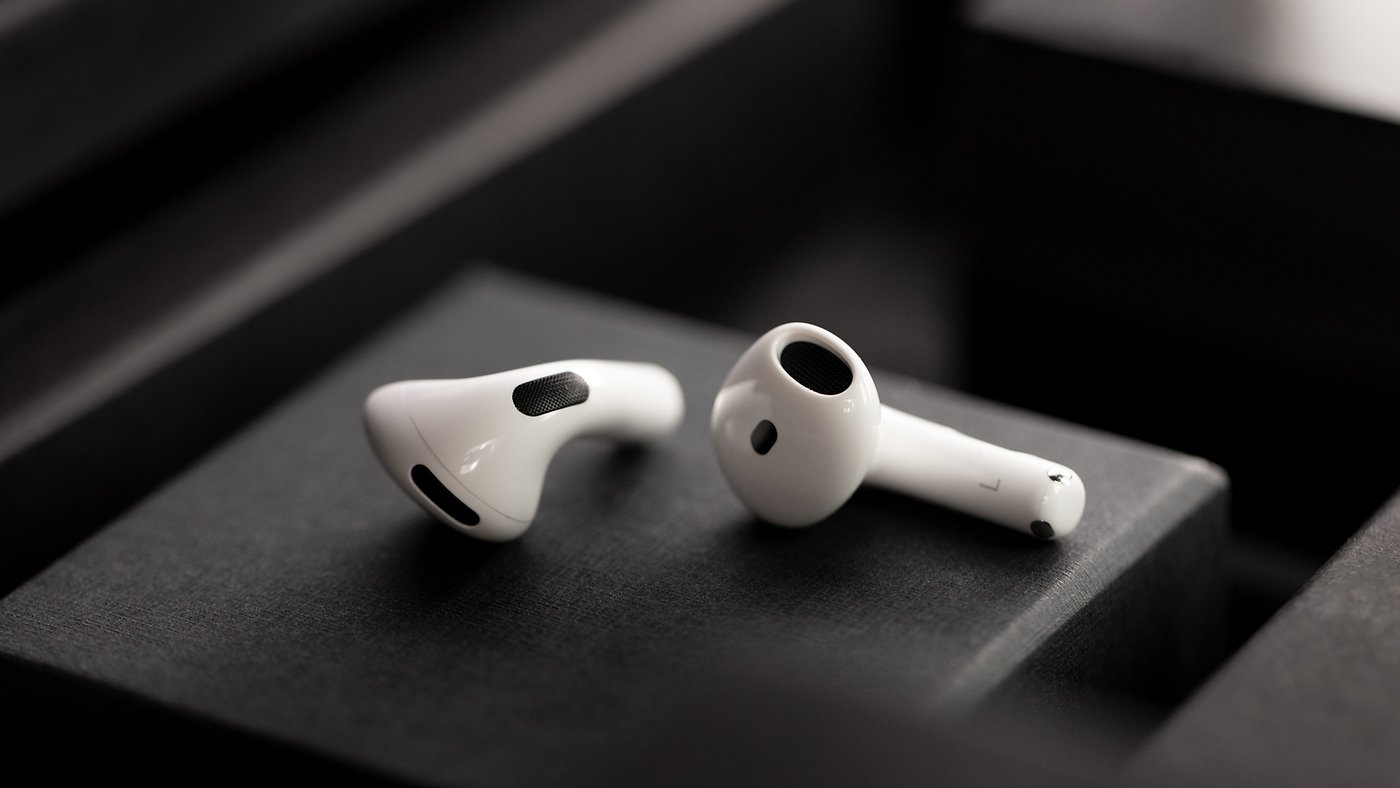 nextpit Apple AirPods 4 Side w1400h788