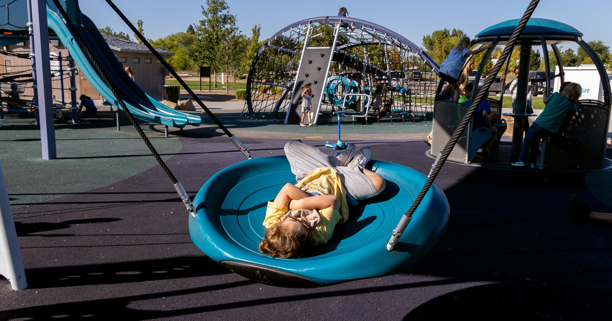 0925 03 disability playground PDcrop 3x2 PDcrop