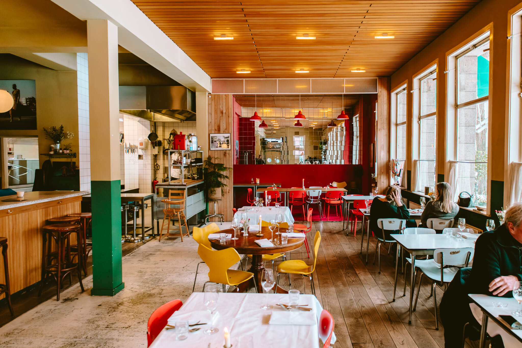 cafe modern amsterdam noord interieur