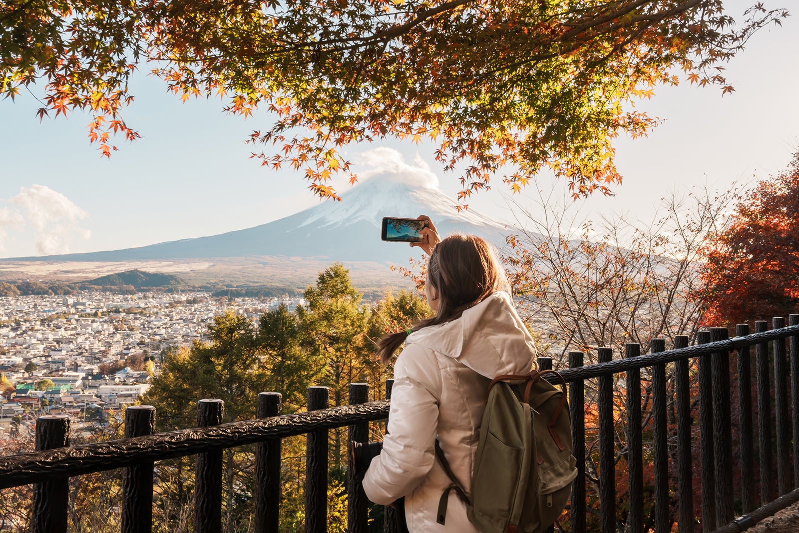 20250902 Alaska Hawaiian Airlines Atmos Newsletter Tourist taking photo of Mount Fuji at Chureito Pa