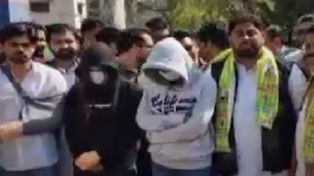 699474eebcf93 noida 170219290