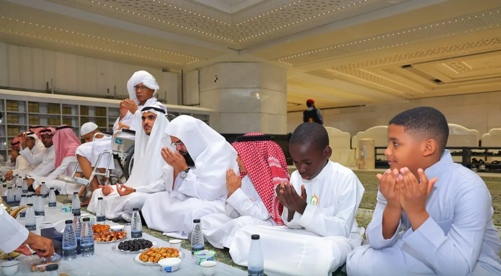 Sheikh Sudais with children of Al Wedad Association for Orphan Care e1772056955358.webp