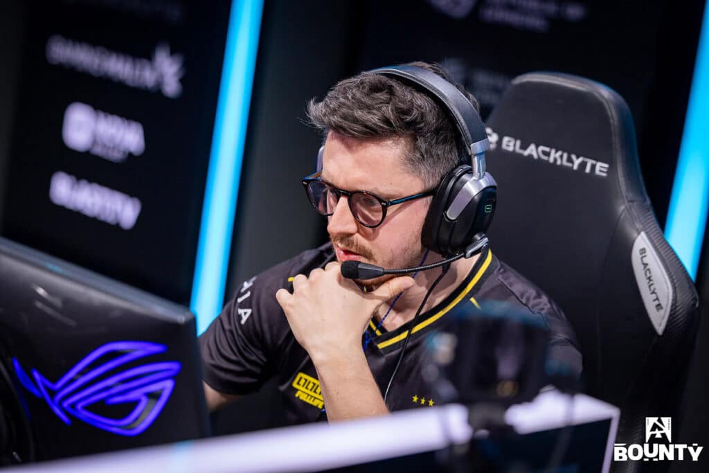 zowie apex ambassador large