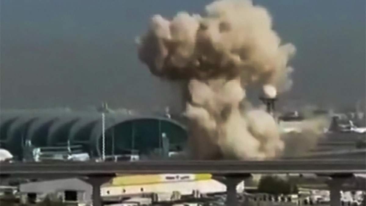 69ac76a4ca0e3 dubai international airport 070358584