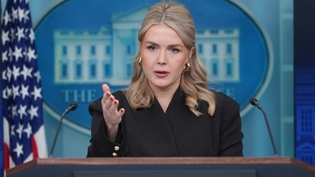 69b07f7763abf karoline leavitt 103041731