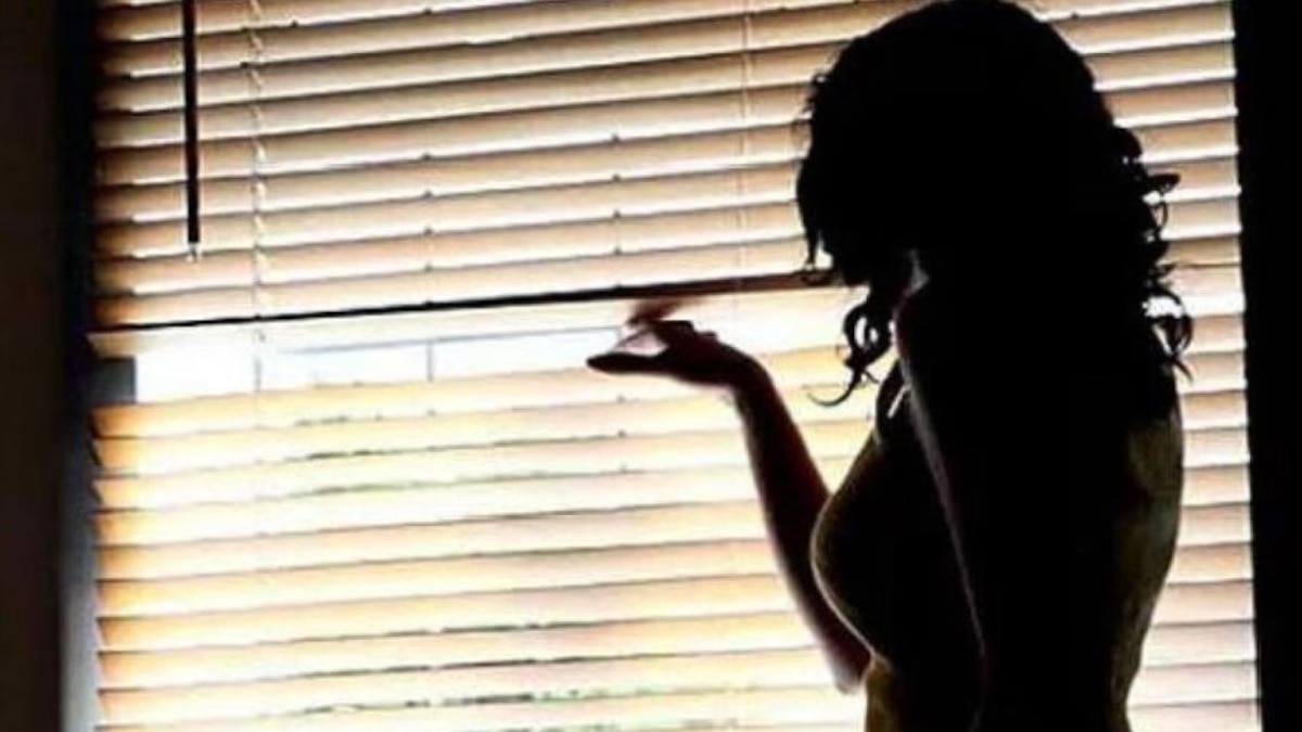 69bada3eadb97 noida 21 year old girl phone call marriage dreams 51 year old man honeytrap 05100947 1