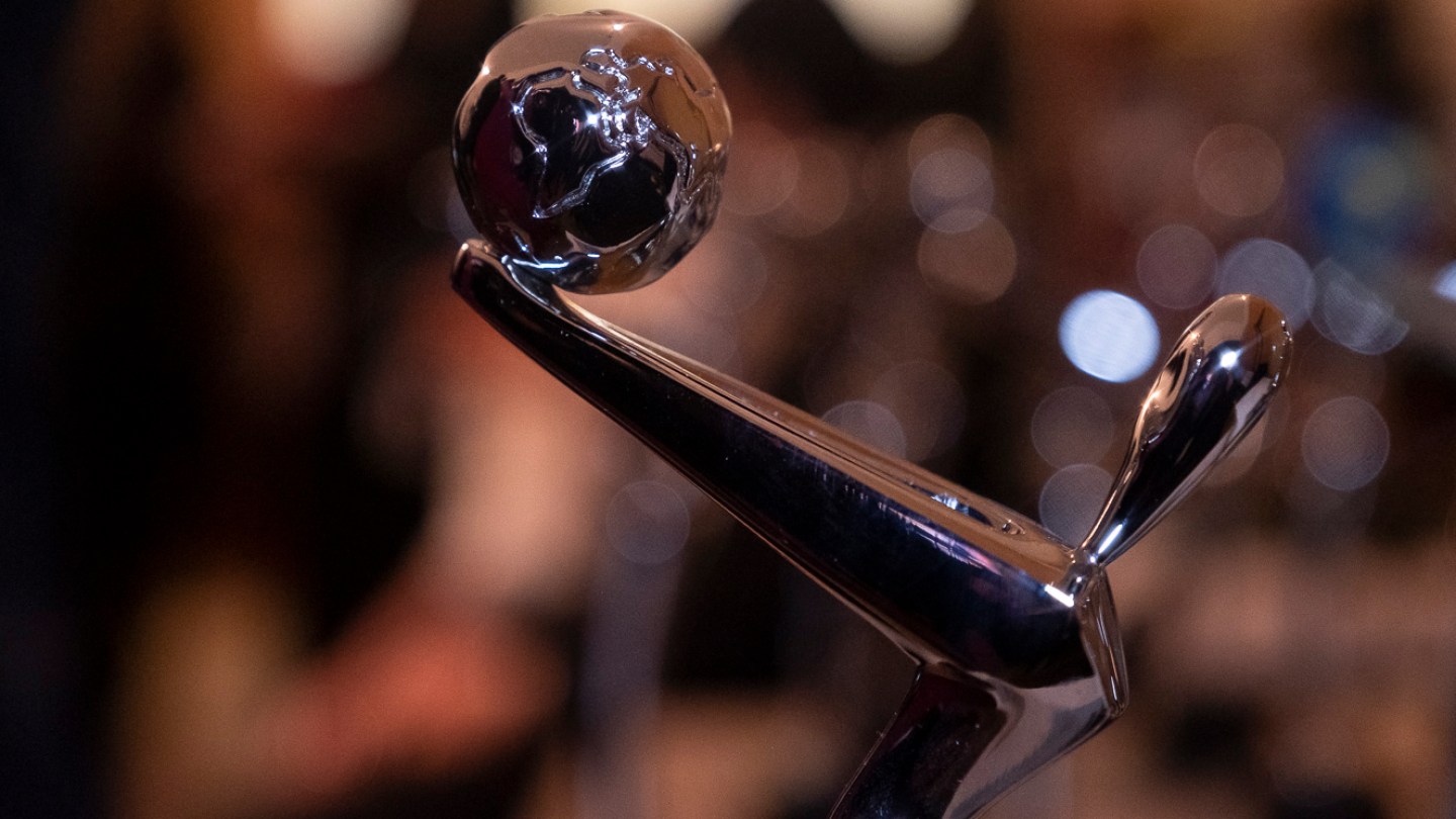 Estatuilla de un PLATINO