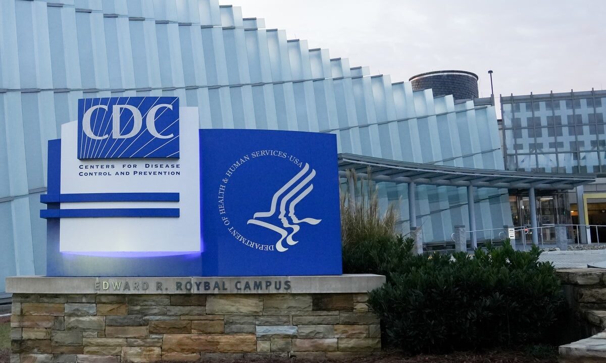 Americans trust federal scientists more than RFK, Jr., poll suggests