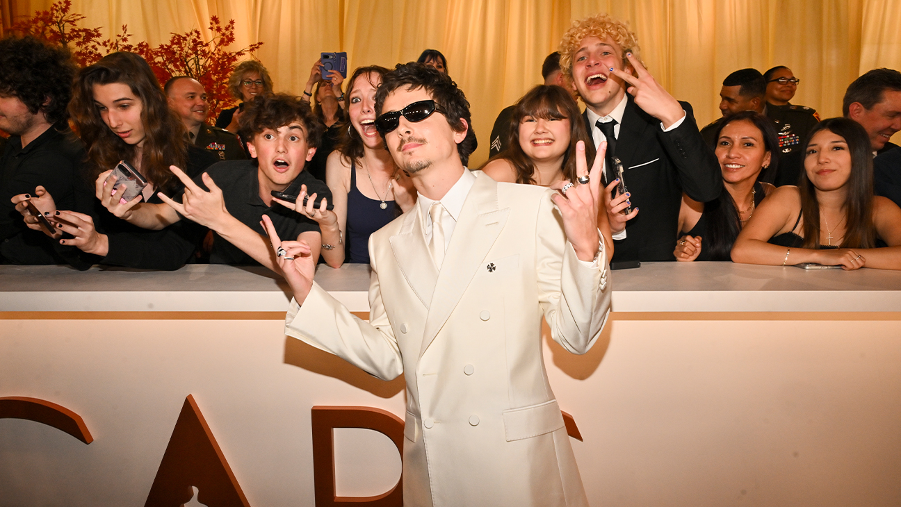 GettyImages 2266299181 Timothee Chalamet Oscars 2026 Red Carpet Fans H