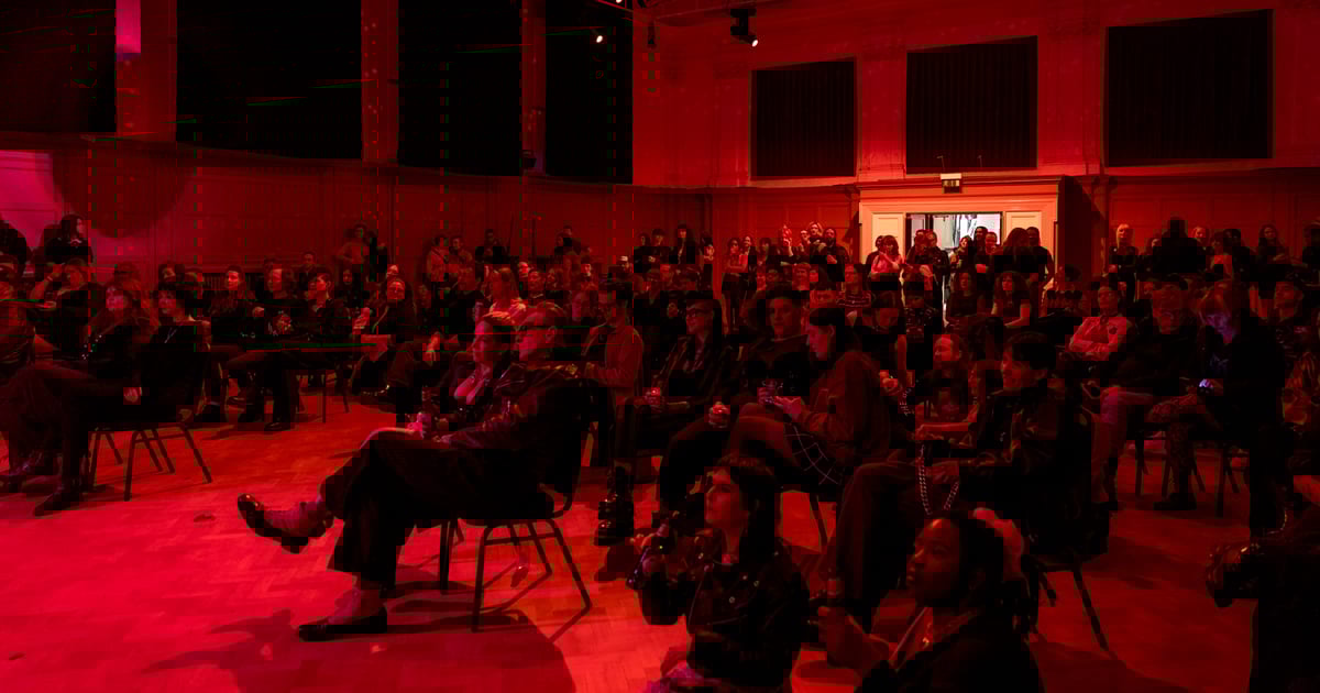 KinkInTheArchive3 4000px 4O0A8325