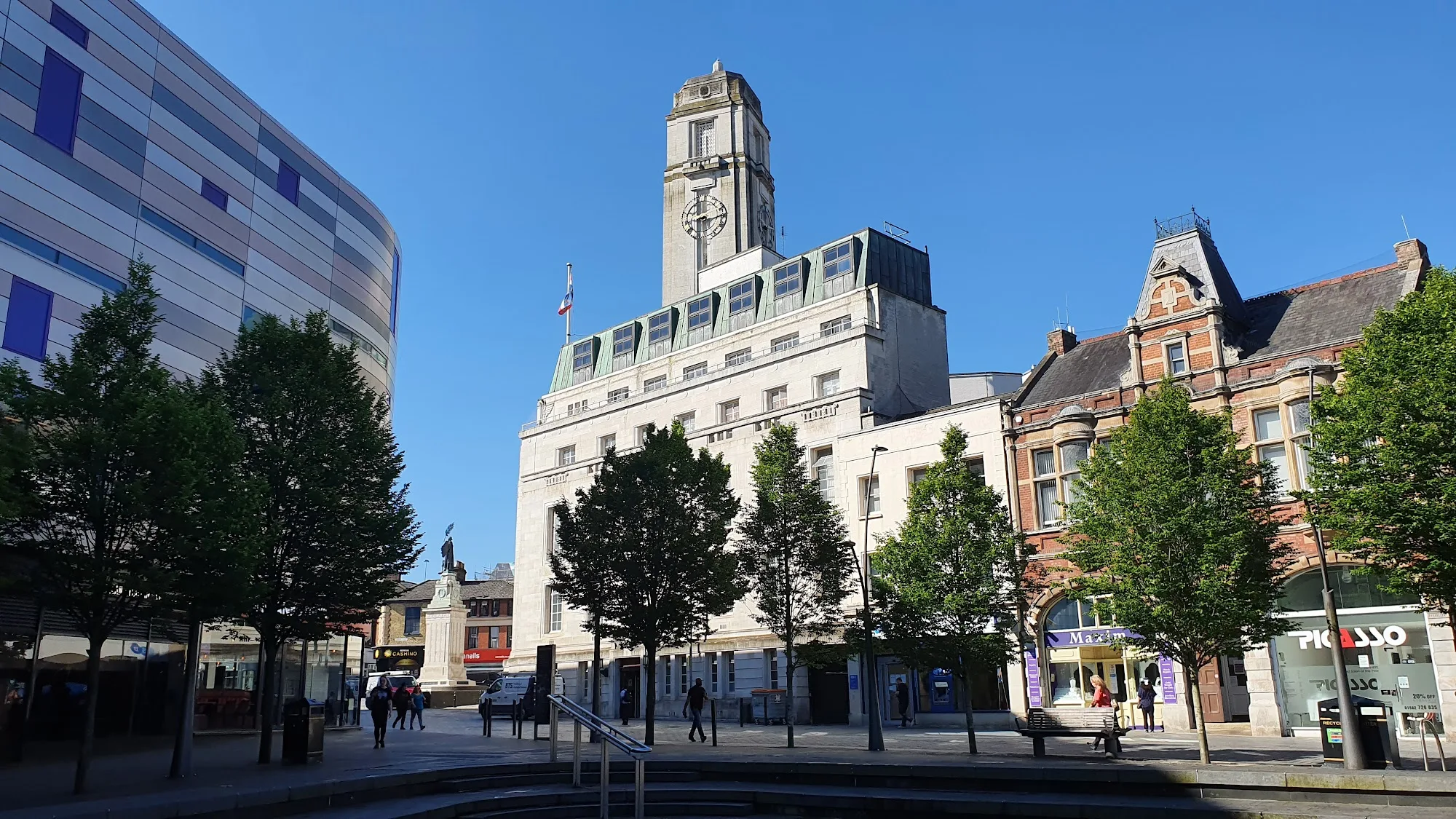 Luton Town Hall.webp