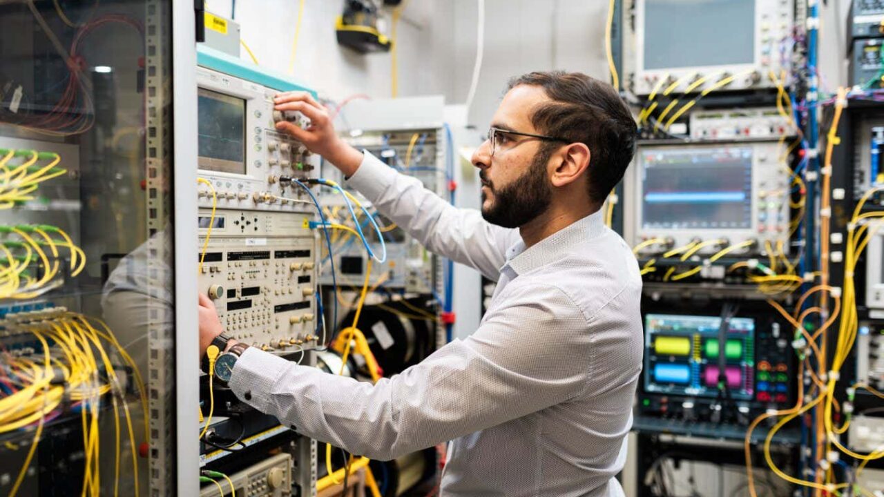 New fibre optic record allows 50,000,000 movies to be streamed at once