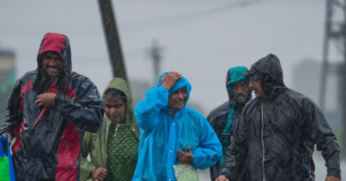 aaj ka mausam live imd alert 85kmph winds rain storm up bihar delhi 13 states weather update 2026 03