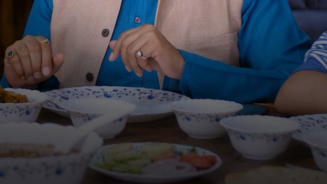 69d0b628926c3 vastu tips for food eating direction 045634797