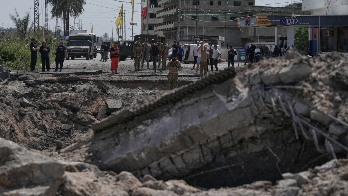 69e566e354bf2 lebanon ceasefire 161434388