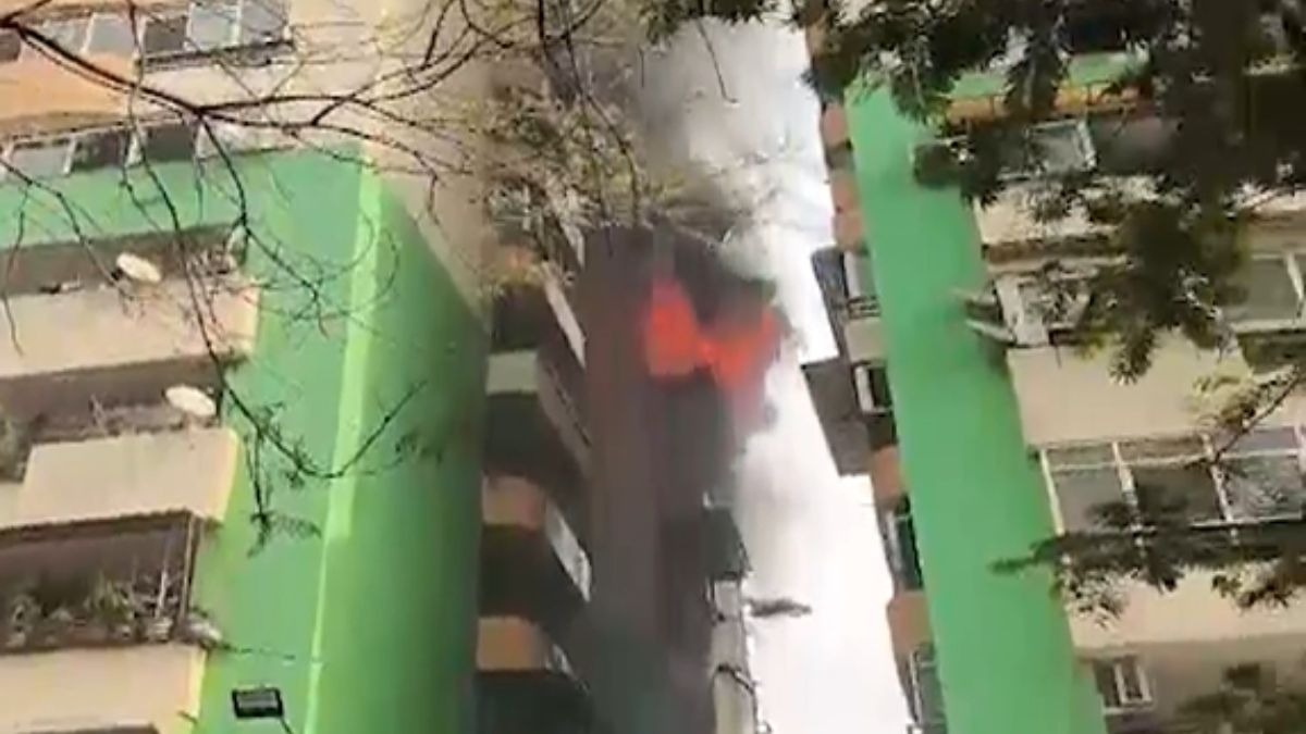 69f1857f6dc7f massive fire breaks out at gaur green avenue society indirapuram ghaziabad 291345893 1