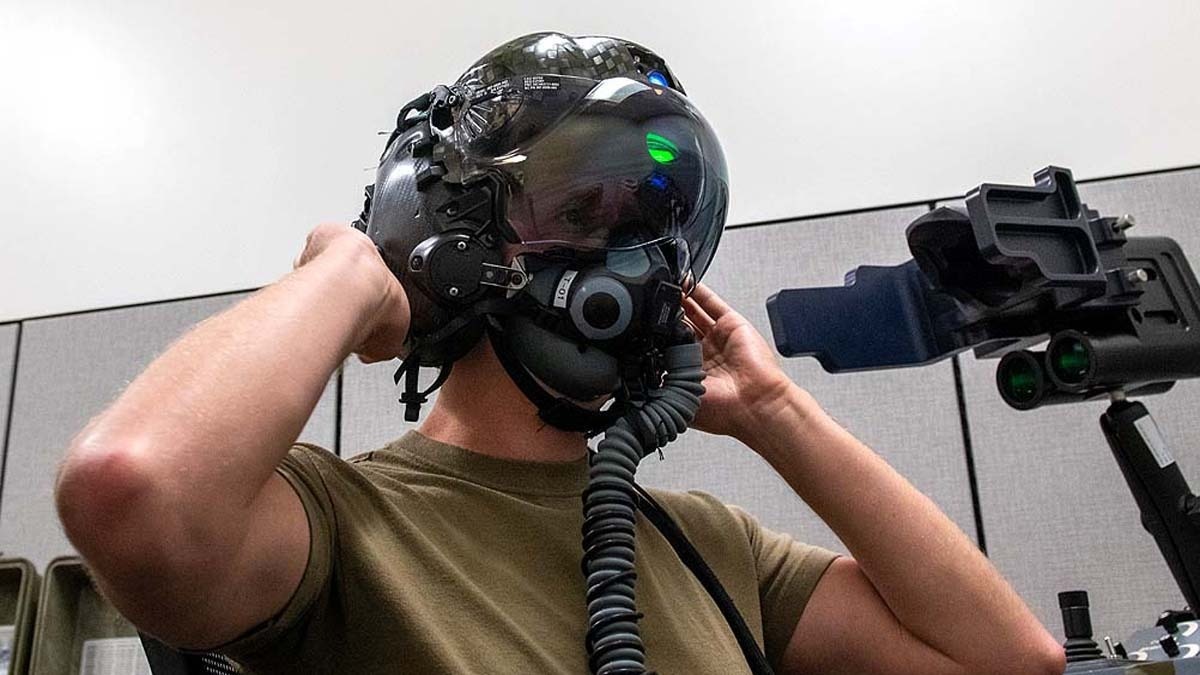 69f1e93bee855 f 35 pilot helmet 29181992