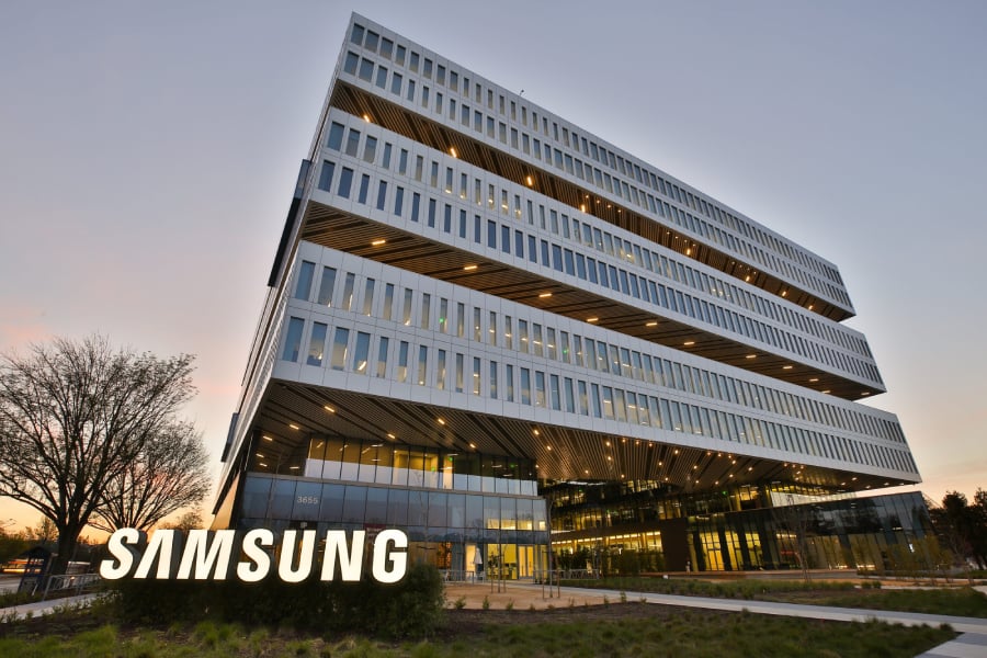Campus Exterior SamsungSign 1 e1493262997296 1