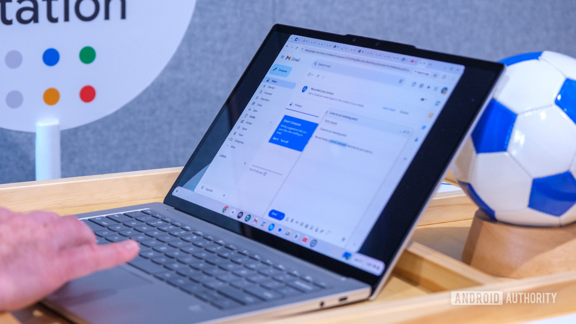Google Chromebook Showcase smart compose