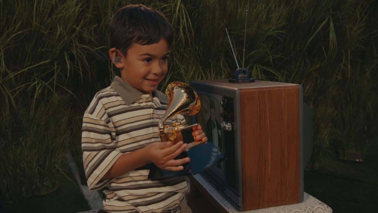 Lincoln Fox Bad Bunny Super Bowl