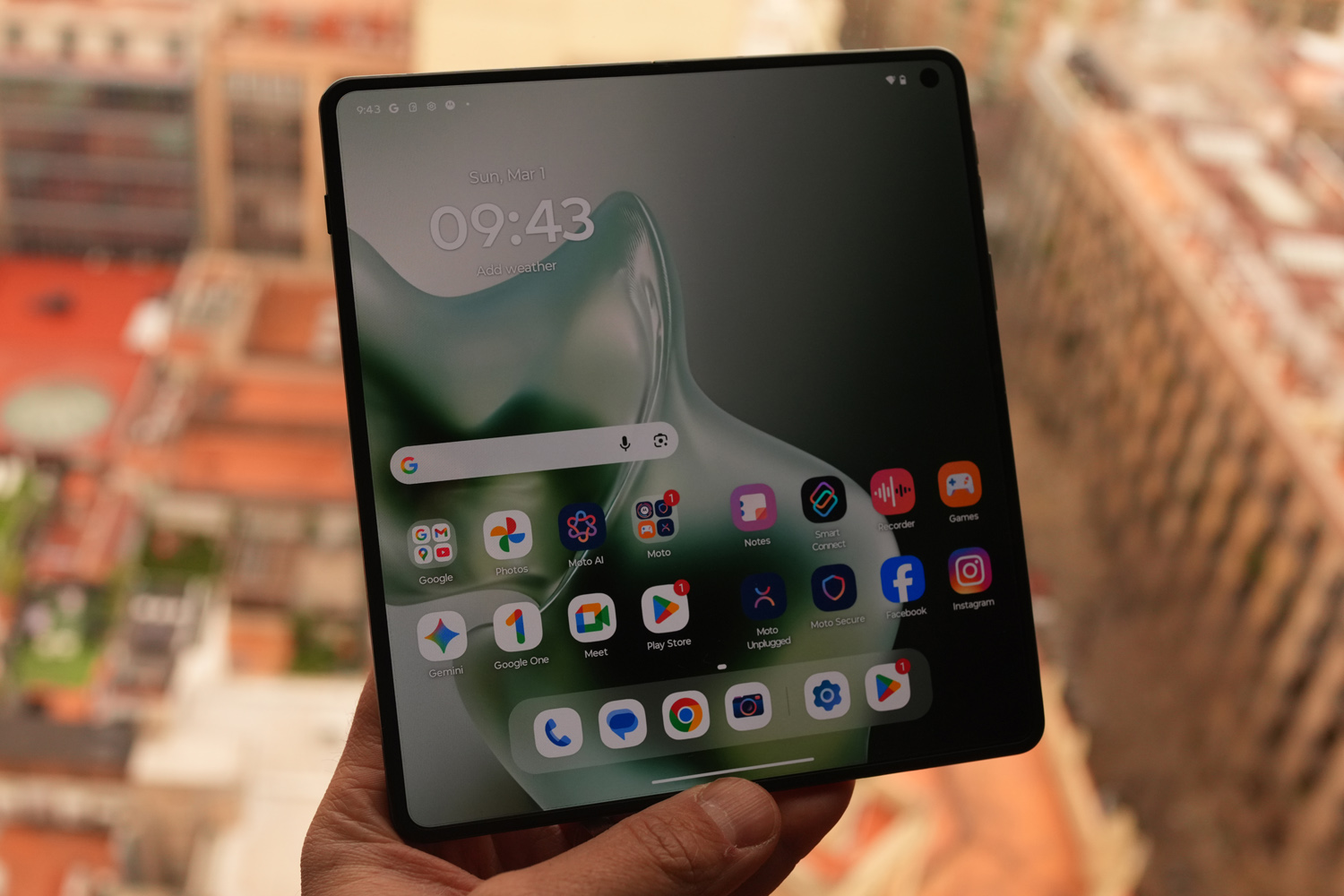 Motorola Razr Fold MWC hands on inner home screen