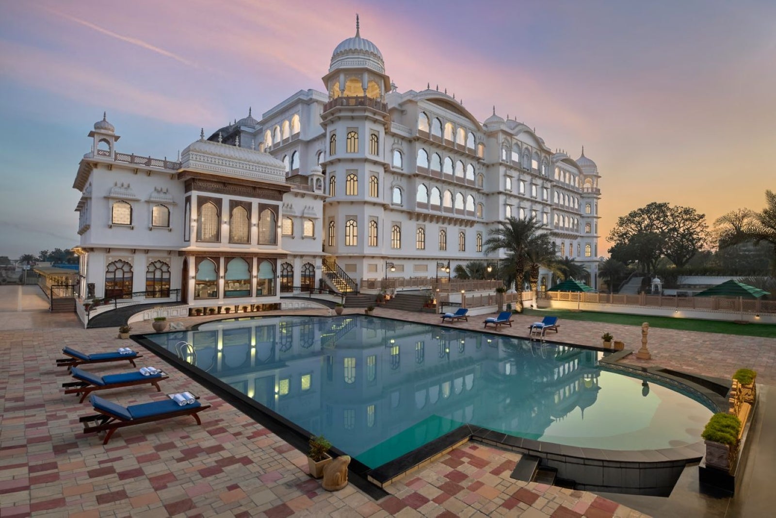 Noormahal India Marriott exterior sunset 3
