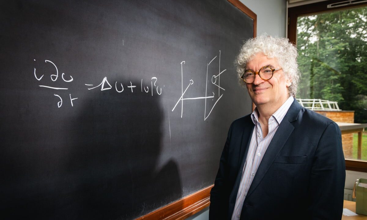 Master of chaos wins $3M math prize for ‘blowing up’ equations