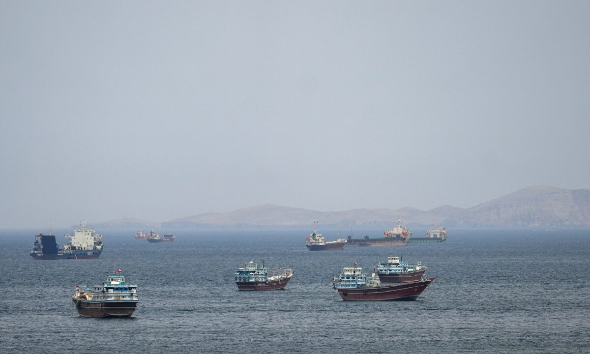 ईरान जंग खत्‍म होने पर भी होर्मुज का नहीं निकलेगा कांटा, तेल-गैस सप्‍लाई पर नई आफत – hormuz strait sea mines clearance take 6 months America Confirm