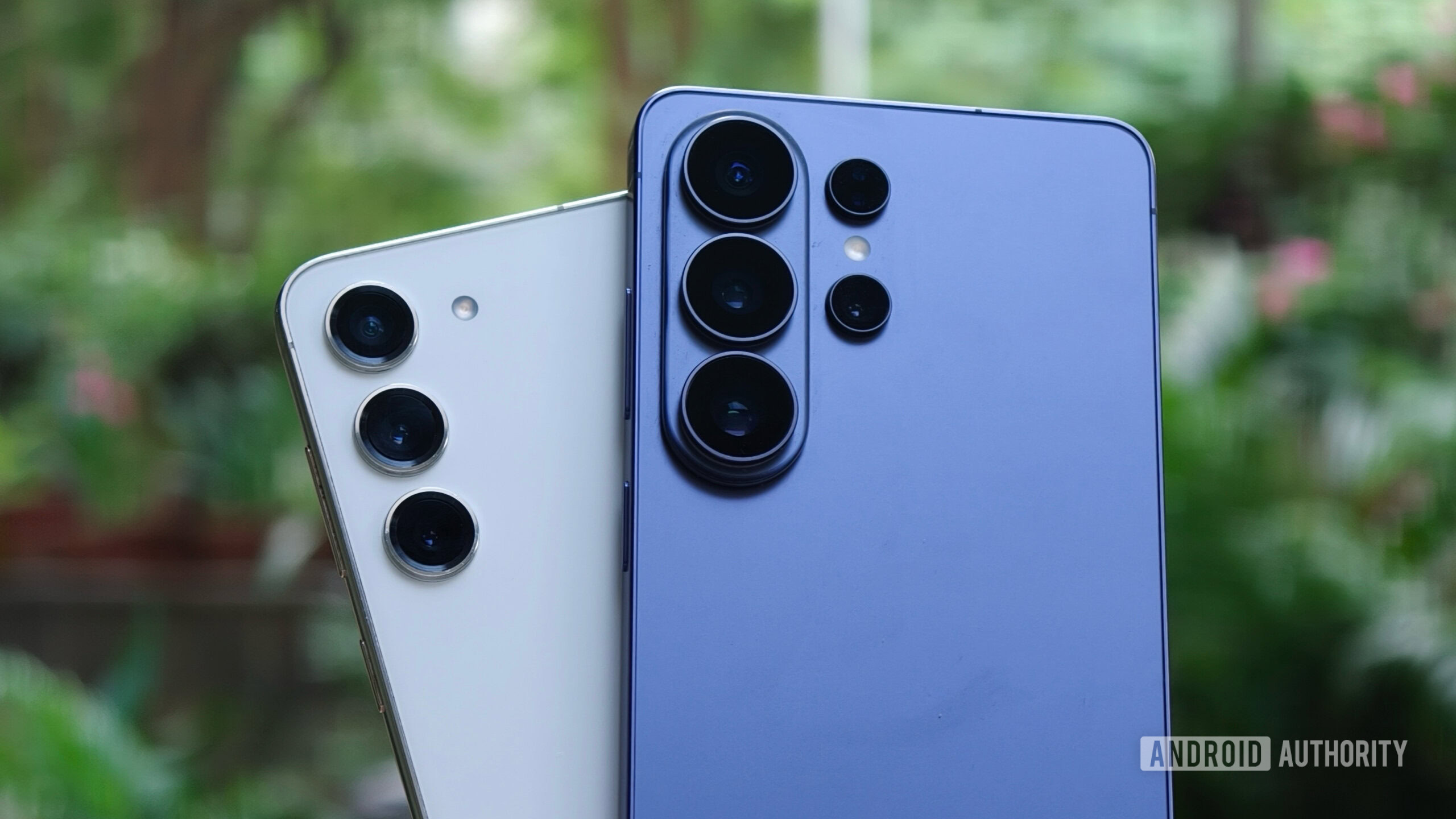 s26 ultra vs s23 in hand 1