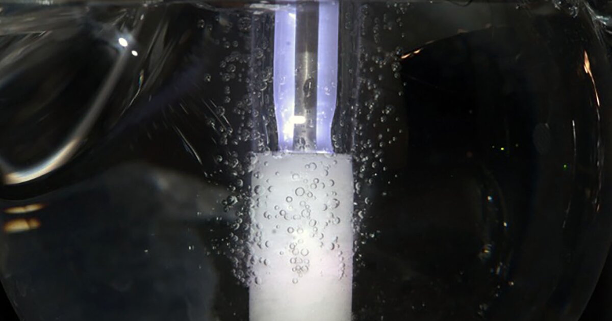 New plasma tech makes cleaner methanol fuel