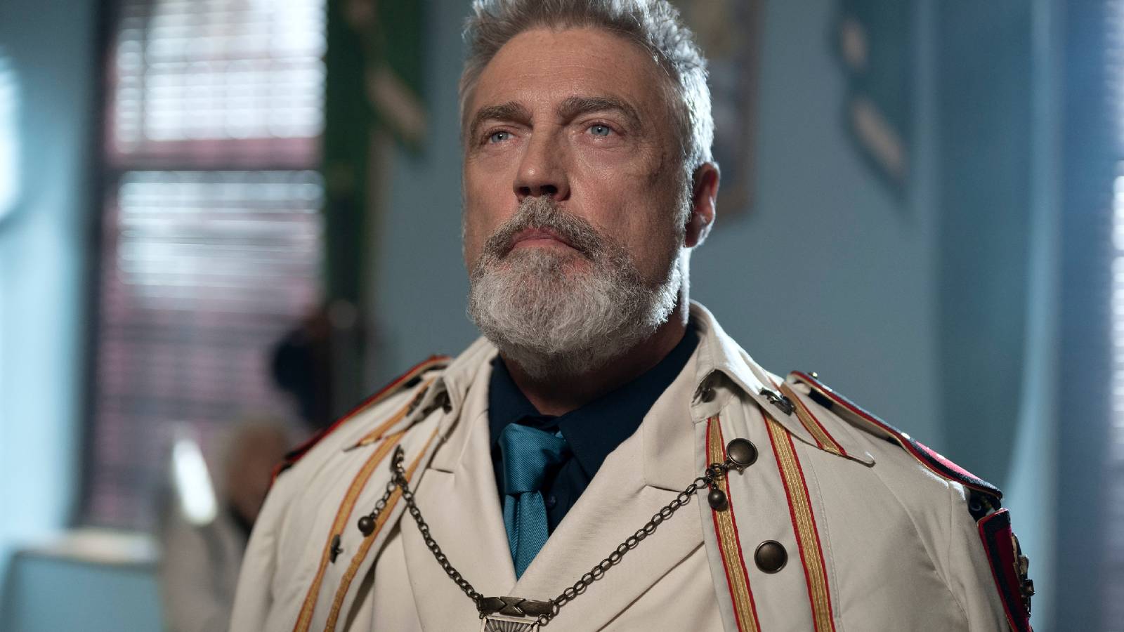 vincent regan as garp in live action one piece