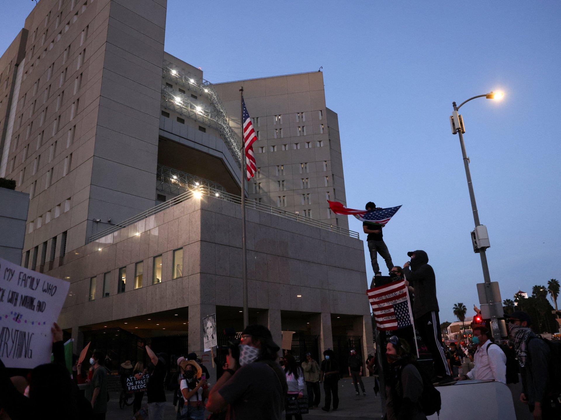 2026 01 31T015520Z 548550522 RC21CJA1NMLX RTRMADP 3 USA TRUMP PROTESTS 1 1777663367