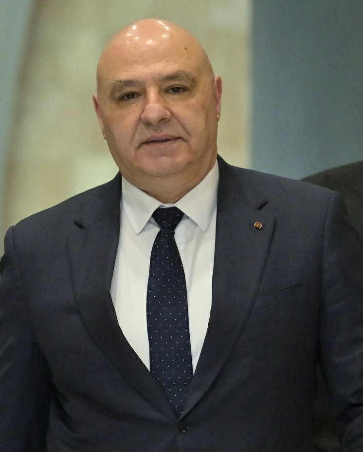 2706877.webp