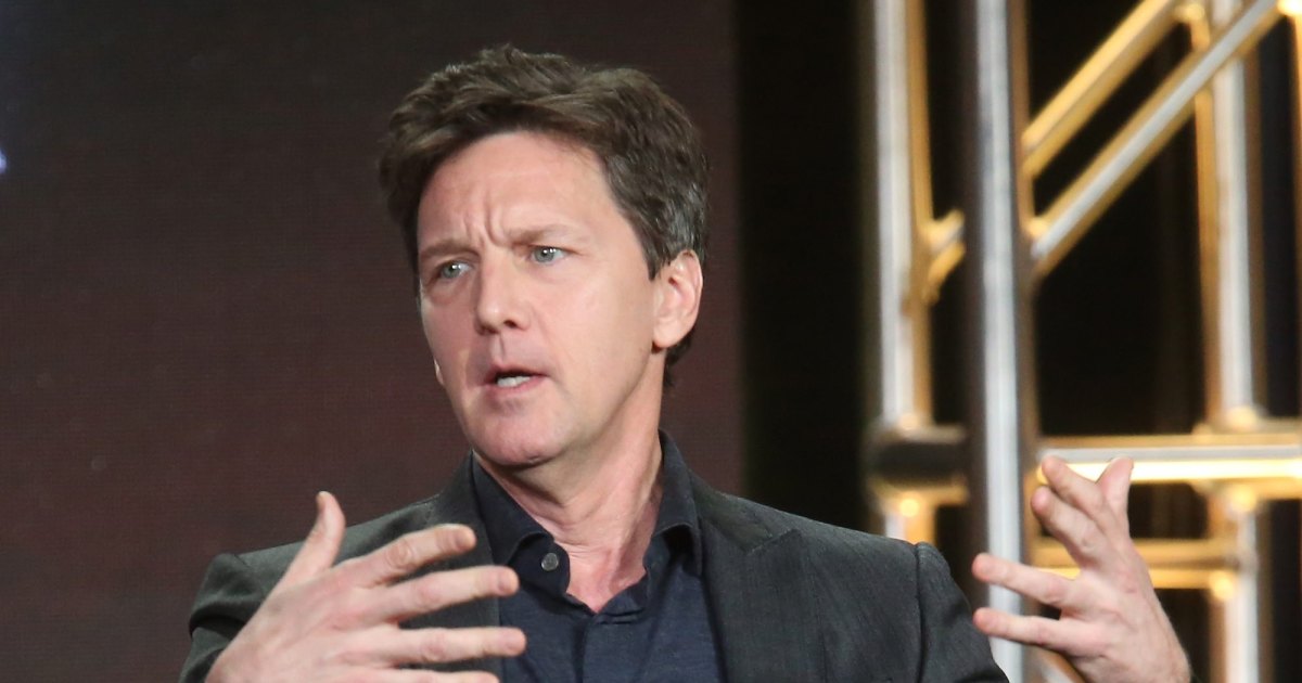 GettyImages 504199966 Andrew McCarthy Details How Cheers Helped Him Get Sober e1779320326120