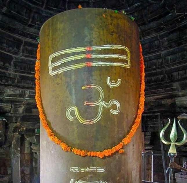 Khajuraho20Matangeshwar20Temple20E2809320With20Huge20Shivling20E2809320Growing20Stead