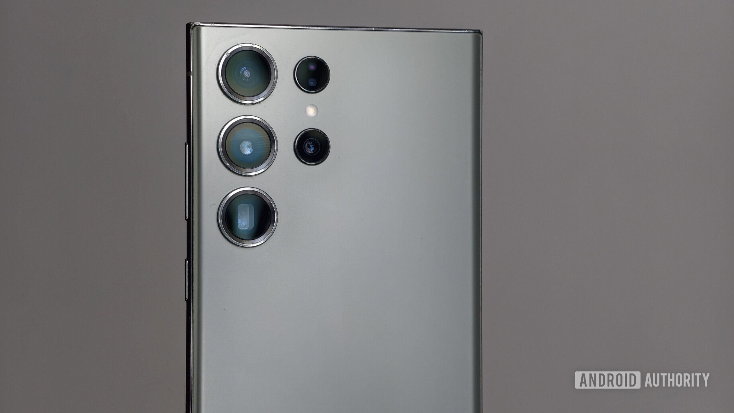 Samsung Galaxy S23 Ultra rear cameras scaled