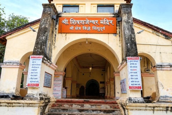 Aurangzeb’s tomb allocated more funds than Chhatrapati Shivaji Maharaj Temple