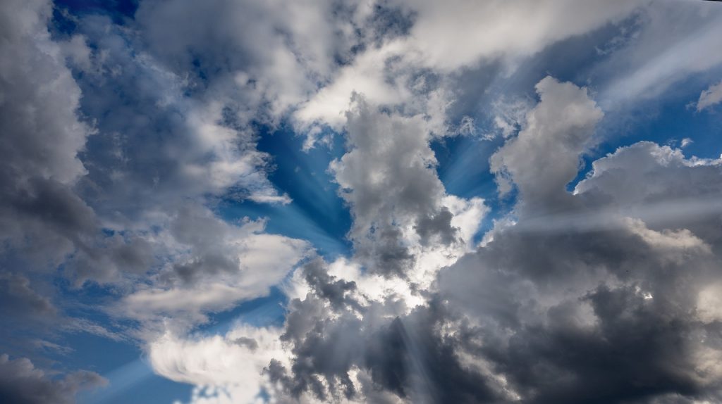 sky 3395811 1280 e1526422656160