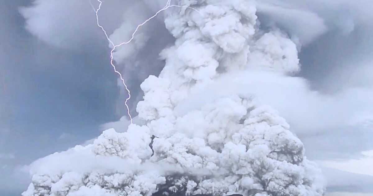 Volcanoes clean methane from atmosphere, study finds